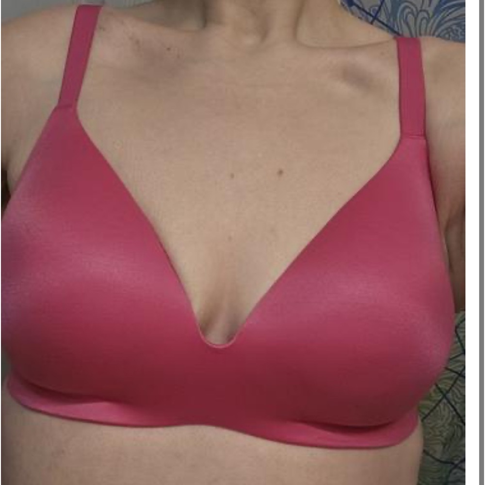 VICTORIA'S SECRET BARE
Infinity Flex Lightly Lined Wireless Full-Coverage Bra